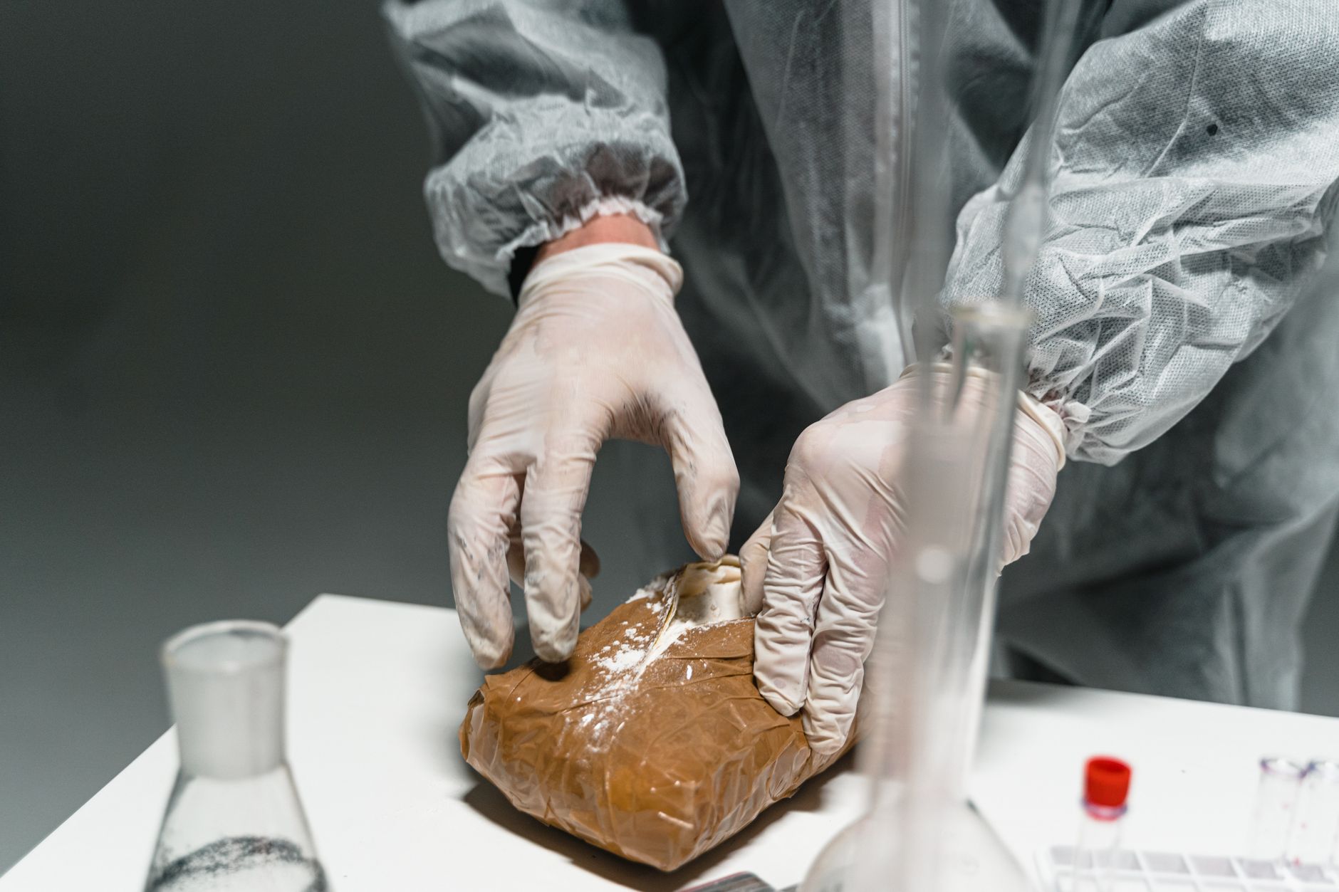 Vicenza, due pusher denunciati: sequestrati droga e 2.350 euro